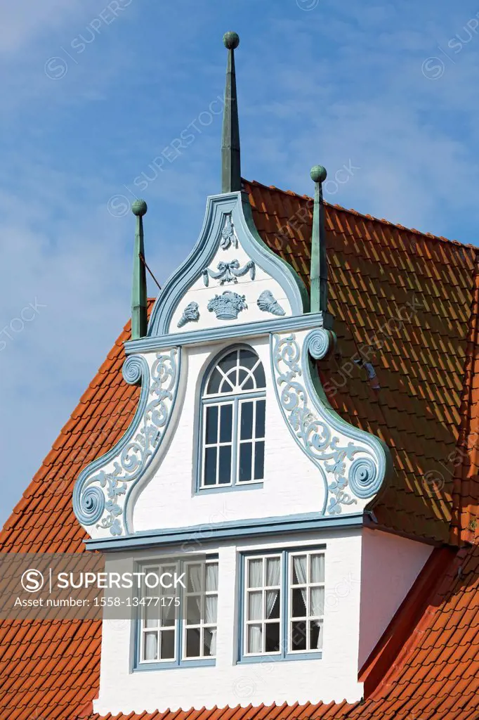 Baroque gable of the Dreetoern-Hus in the Siegerstrasse in Heide / Holstein,