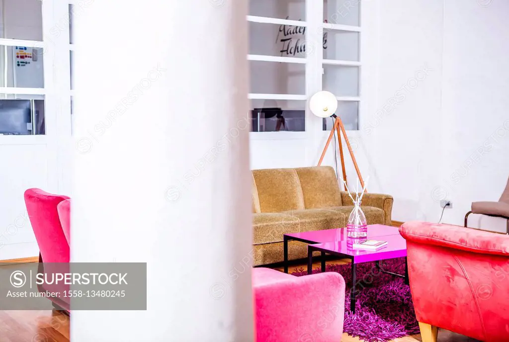 Couch corner in vintage style - lifestyle, pink