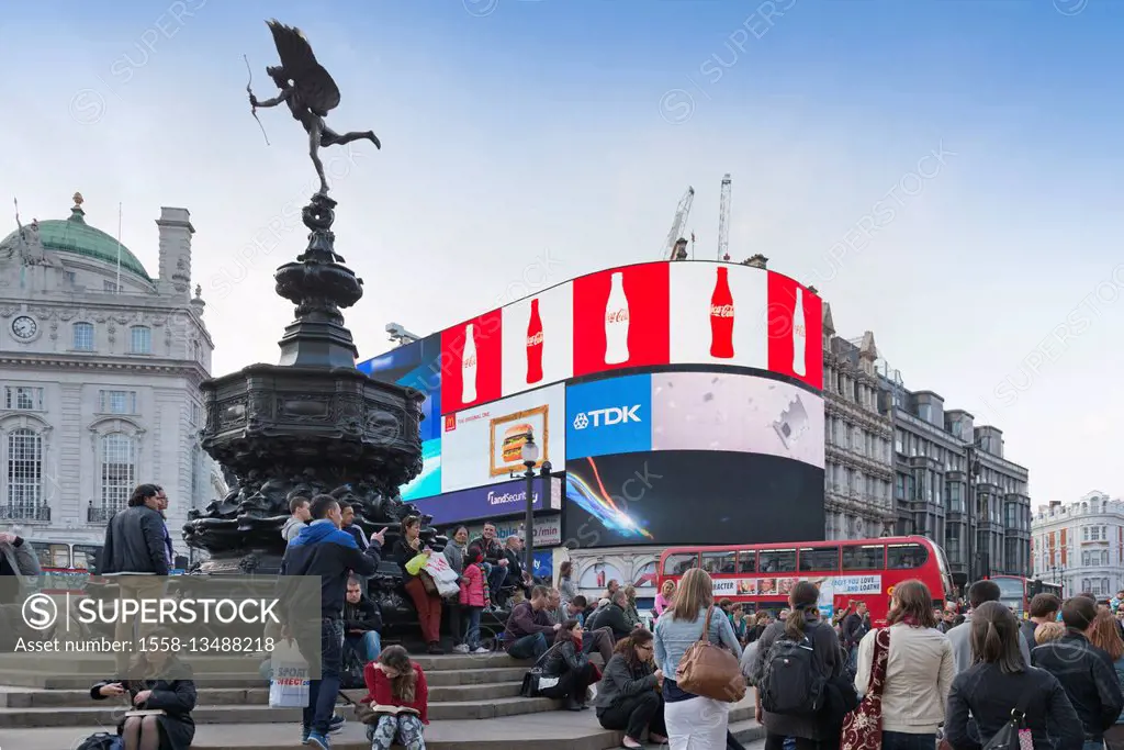 England, London, Piccadilly Circus.