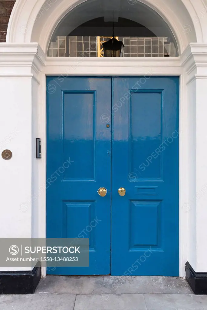 England, London, blue door