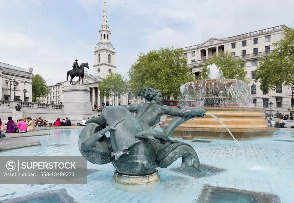 England, London, Trafalgar Square, fountain built by Sir Edwin Lutyens.