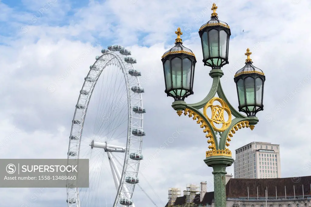 England, London, street lamp on Westminster Bridge over the Thames, river