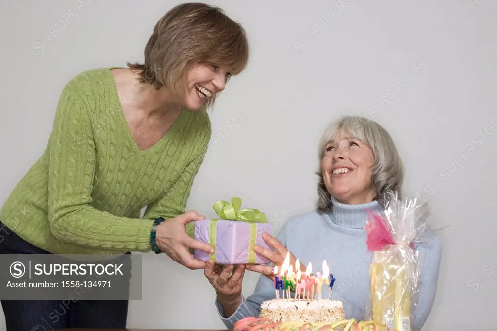 Senior, birthday, woman, gift, giving, cheerfully, detail series people, seniors, women, friends, friendship, birthday-gifts, birthday-pie, pie, candl...