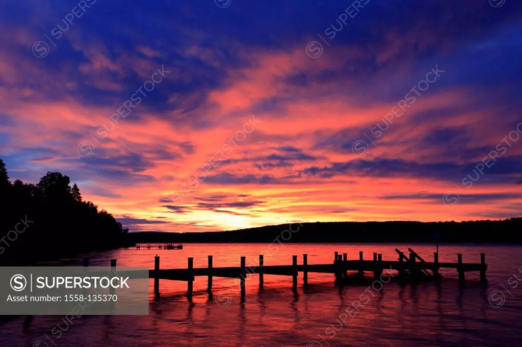 Germany, Upper Bavaria, star-salvors lake, morning-red, Bavaria, Five-lakes-land, Niederpöcking, lake, silhouette, bridge, jetty, bath-bridge, sunrise...