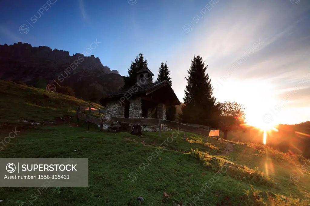 Austria, Tyrol, Wilder Kaiser, mountain-meadow, chapel, back light, Alps, Kaisergebirge, Alm, church, Lord´s house, destination, traveling-destination...