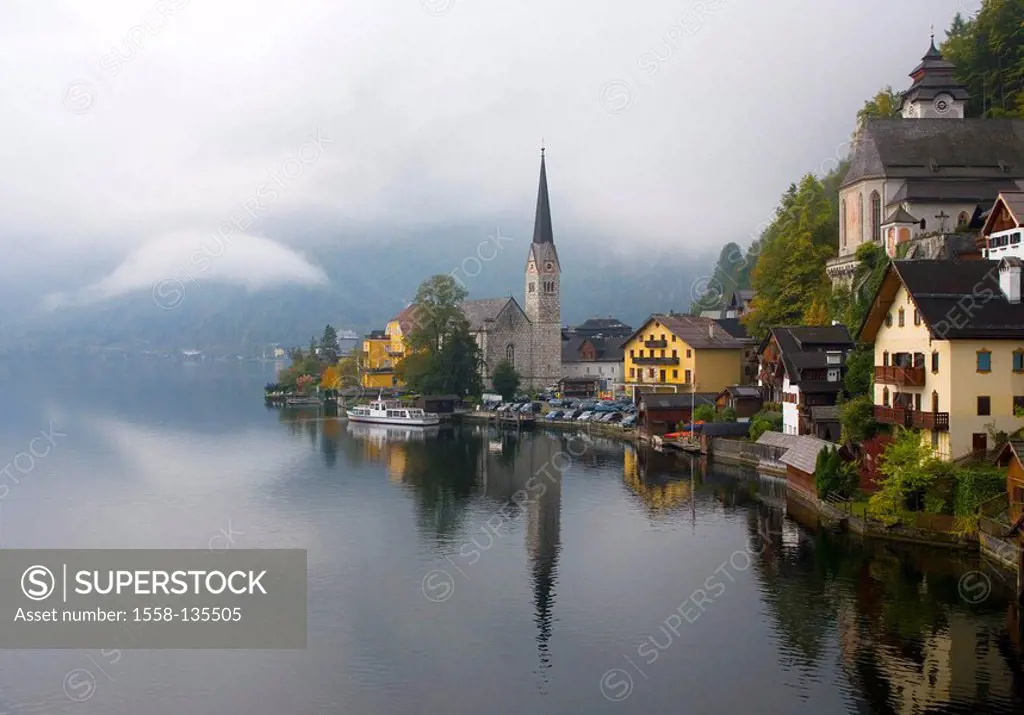 Austria, waiter-roaster-empire, Hallstatt, locality perspective, church, Hallstätter lake, autumn, fog, Salzkammergut, cityscape, residences, parish-c...