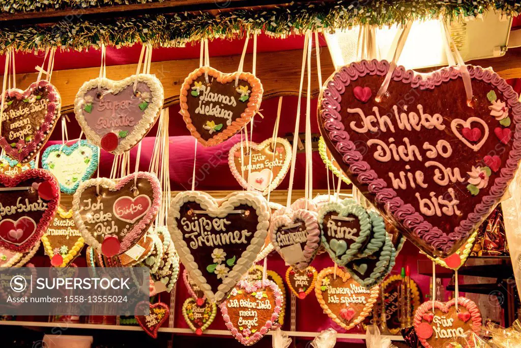 Gingerbread hearts, hanging, wooden shelf, sayings