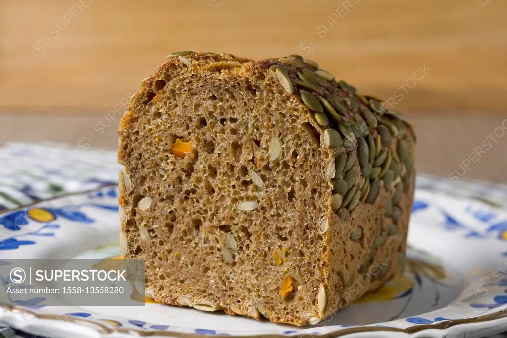 Sunflower bread with carrots