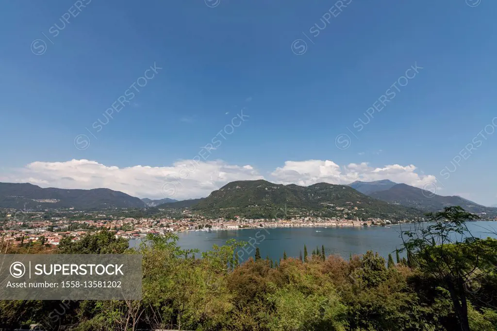 Bay of Salo, Lake Garda, Italy, overview, scenery