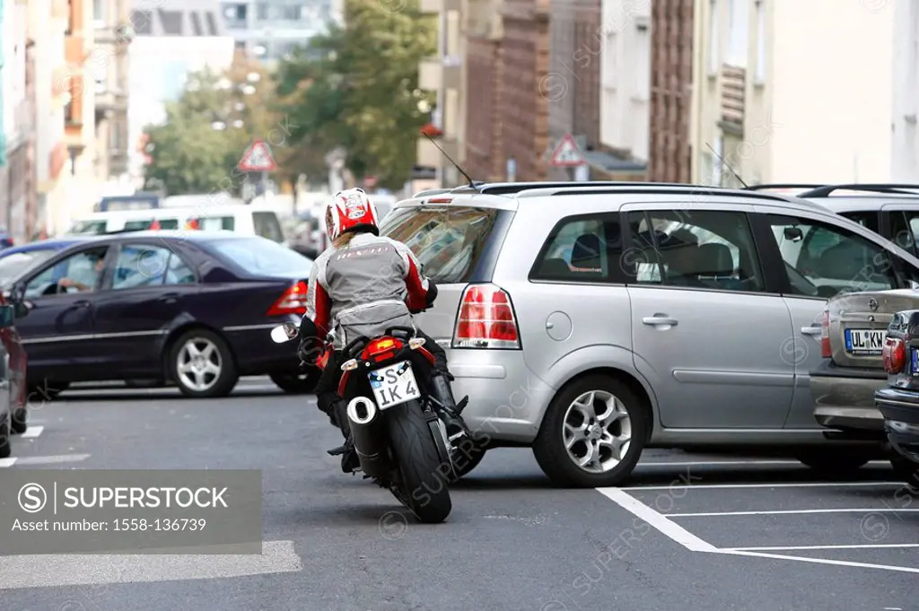 City-traffic, motorcyclists, back view, car, danger-situation, from-parks city, traffic cars vehicles motorists reversing, motorcycle, evasive actions...