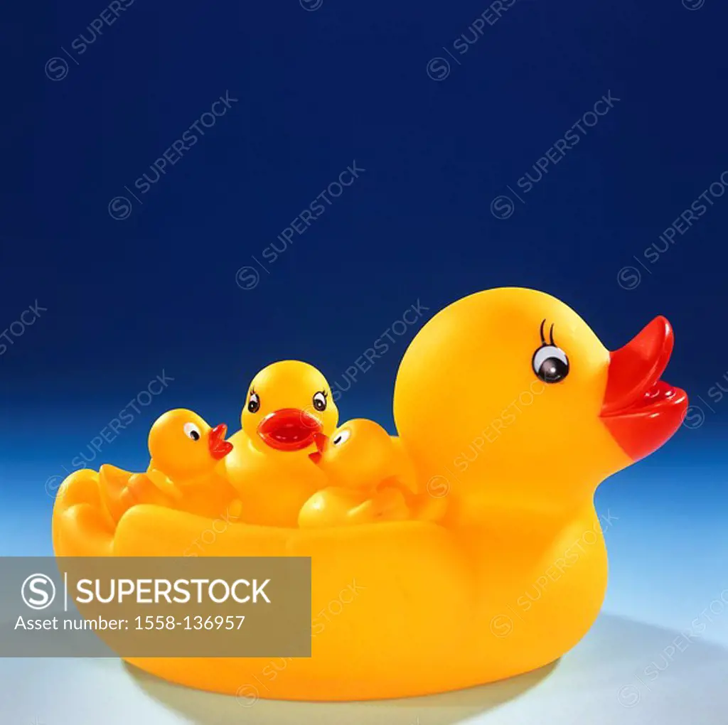 Rubber-ducks, yellow, duck-family, duck-mother, ducklings, carries, backs, toy, bath-toy, water-toy, ducks, de little four size-difference swimming-an...
