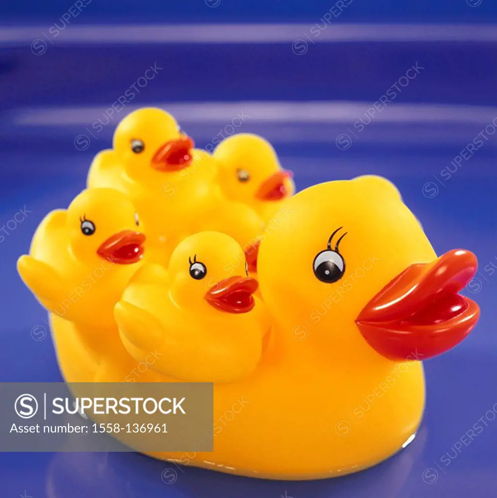 Rubber-ducks, yellow, duck-family, duck-mother, ducklings, carries, backs, water, toy, bath-toy, water-toy, ducks, de little, five, size-difference, s...