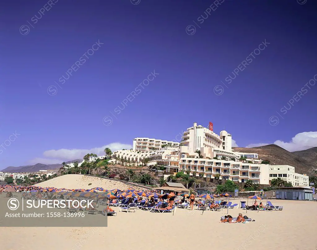 Spain, Canaries, island Fuerteventura, peninsula Jandia, Morro Jable, hotel, sandy beach, swimmers, Meeresküste, coast-landscape, landscape, coast, re...