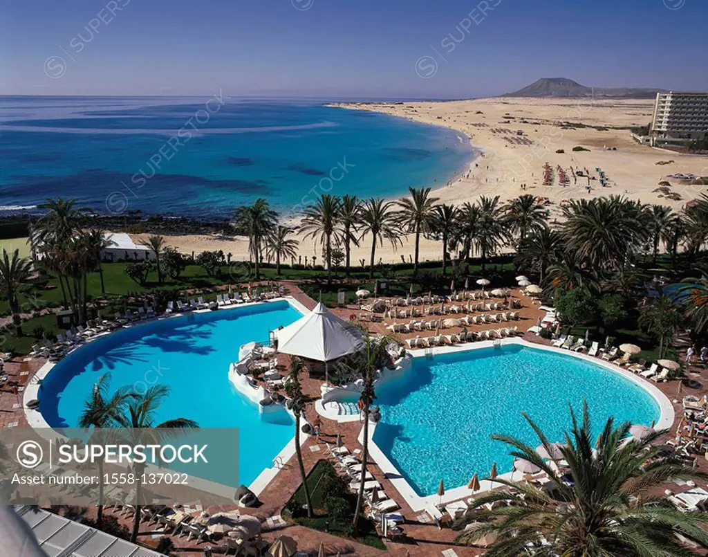 Spain, Canaries, island Fuerteventura, Corralejo, hotel Riu Palace Tres Islas, pool-installation, Playas de Corralejo, lake, Meeresküste, coast-landsc...