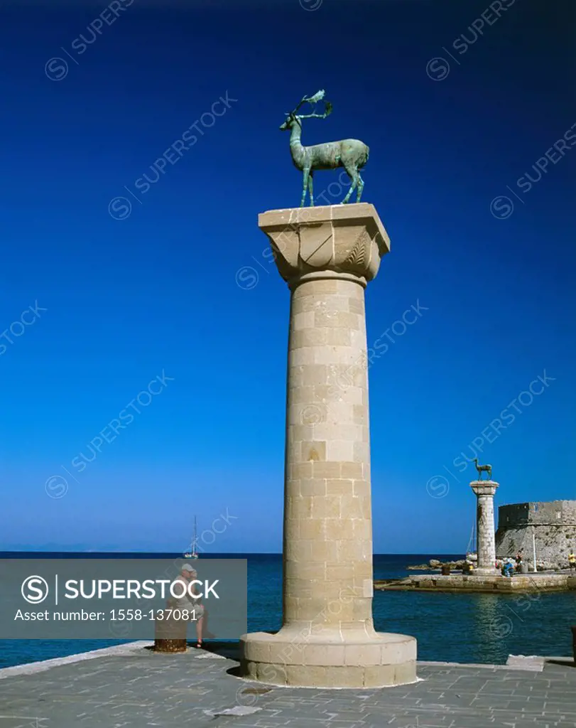 Greece, Dodekanes, island Rhodes, Rhodes-city, Mandraki-Hafen, columns, stags, Agios-Nikolaos-Turm, passers-by, city, island-capital, destination, Man...