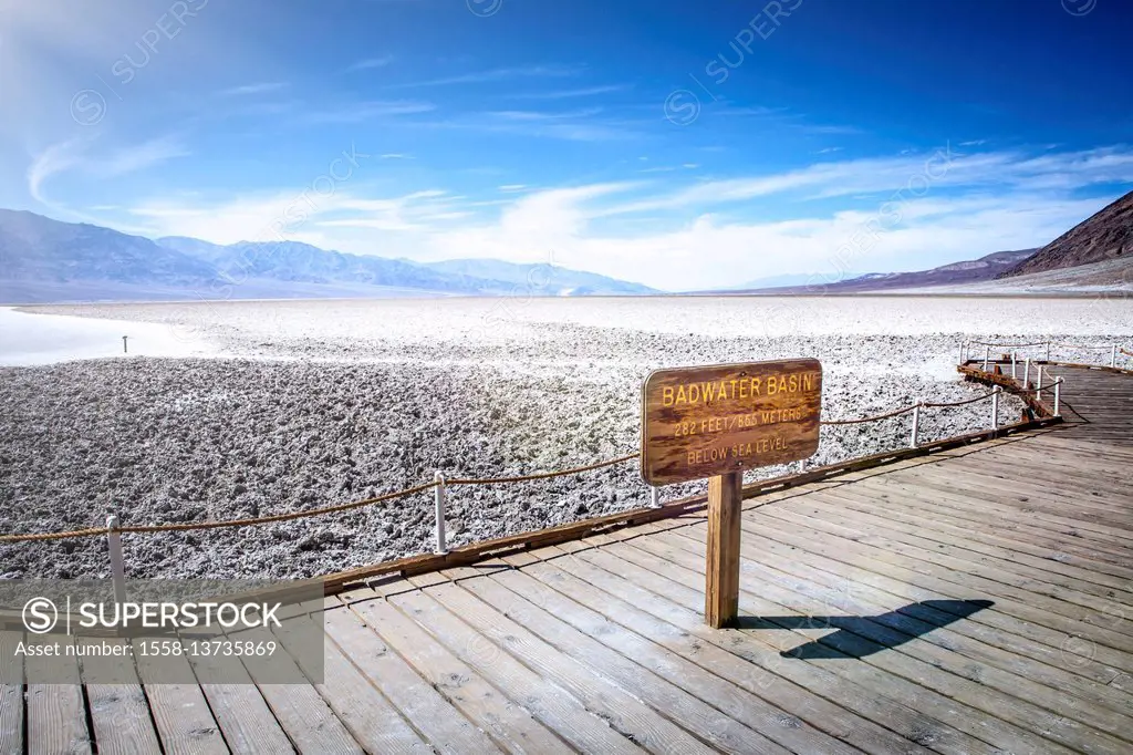 USA, California, Death Valley, shield, Badwater Basin,