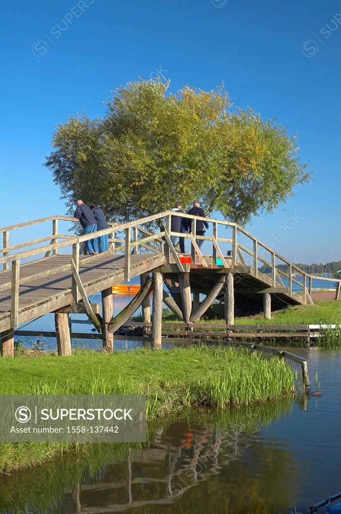 Germany, Lower Saxony, Steinhuder lake, side-canal, footbridge, people,