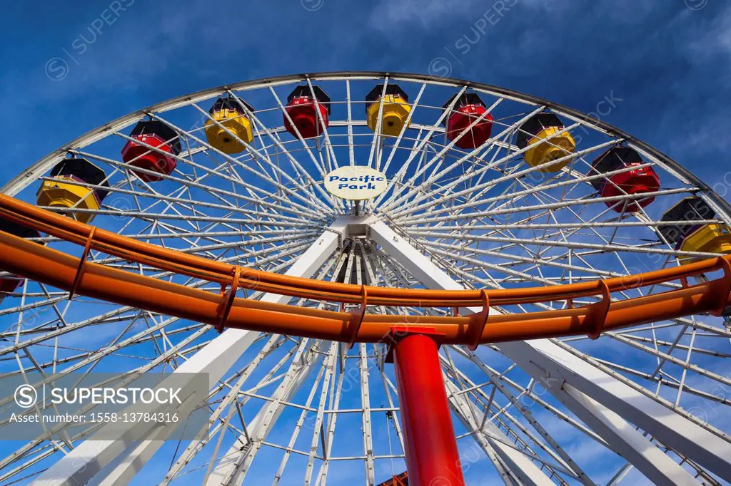USA, California, Los Angeles-area, Santa Monica, Santa Monica Pier, ferris wheel