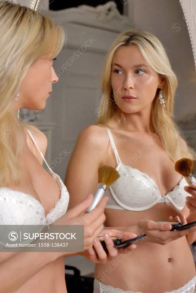 Woman, young, underwear, brushes, powders, gaze mirrors reflection people 20-30 years long-haired, blond, BRA, panties, beauty, Beauty, figure, slim, ...