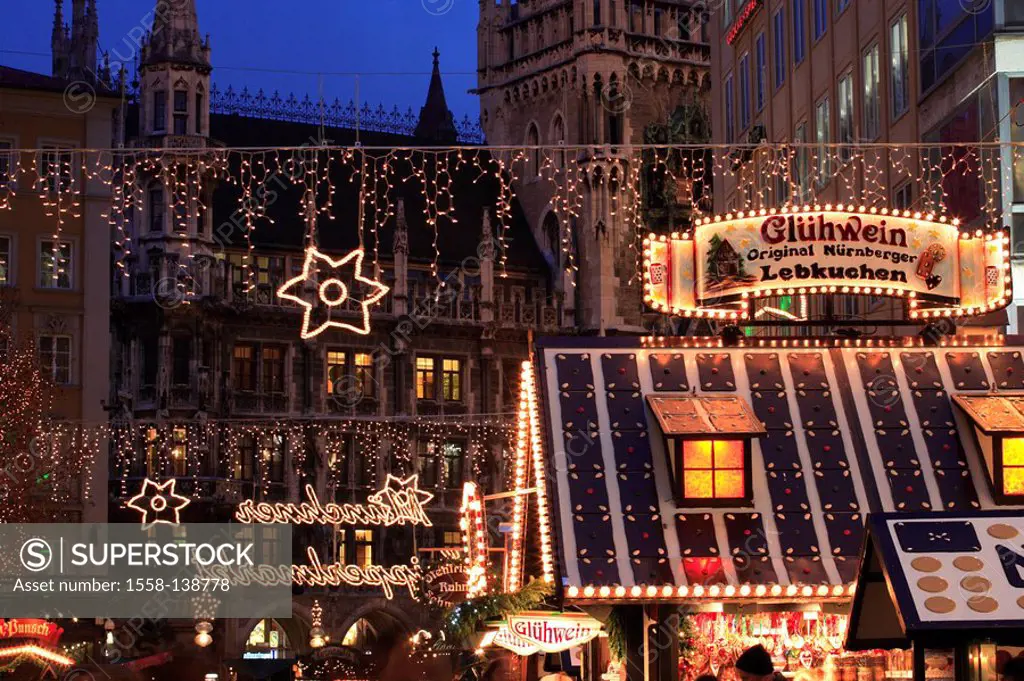 Germany, Bavaria, Munich, Christmas market, mulled wine-stand, evening,