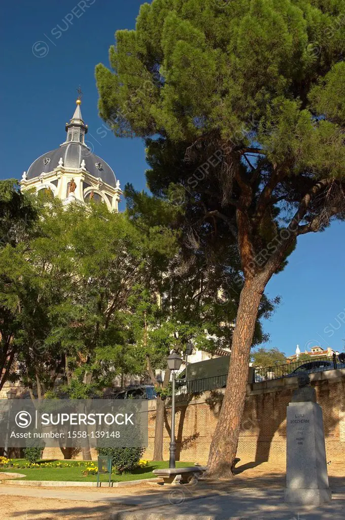 Spain, Madrid, park Atenas, cathedral Nuestra Senora de Almudena,