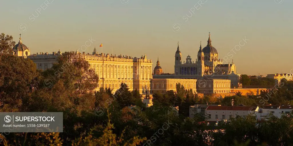 Spain, Madrid, viewpoint, city-overview, king-palace, cathedral Almudena, dusk,