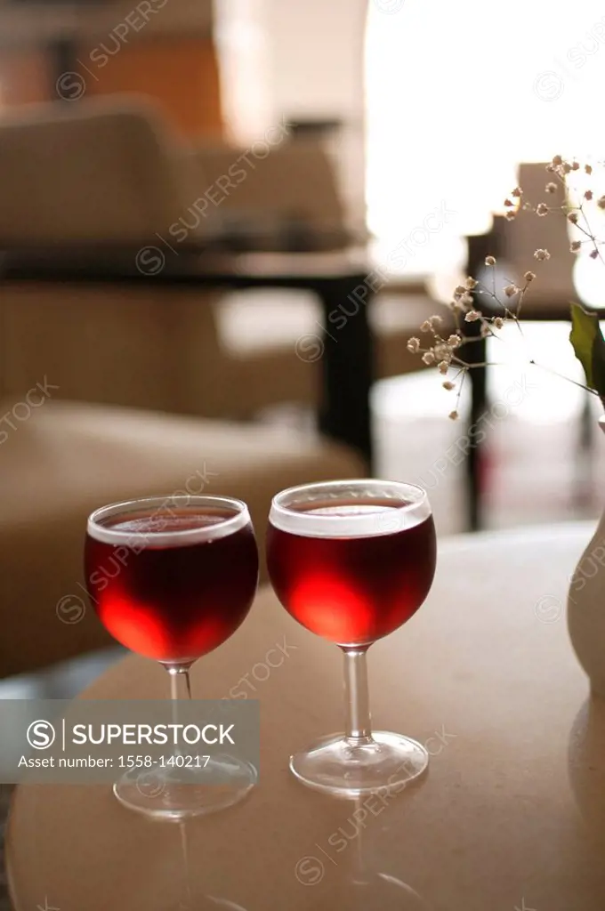 Living space, table, red wine-glasses, two, glasses, wine glasses, red wine, wine, beverage, alcohol, alcoholic, symbol, concept, wine-growing, Trinkc...