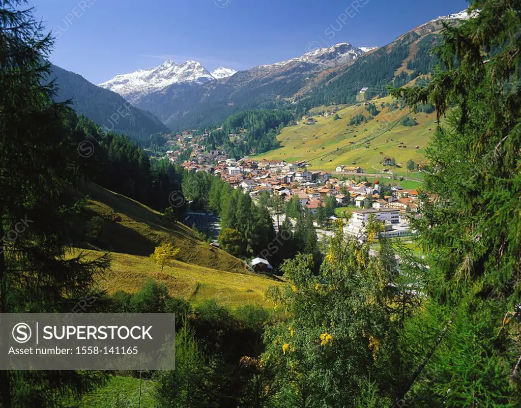 Austria, Tyrol, St  Anton am Arlberg, locality perspective, autumn, mountain scenery, mountains, tourist resort, houses, residences, Verwallgruppe, de...