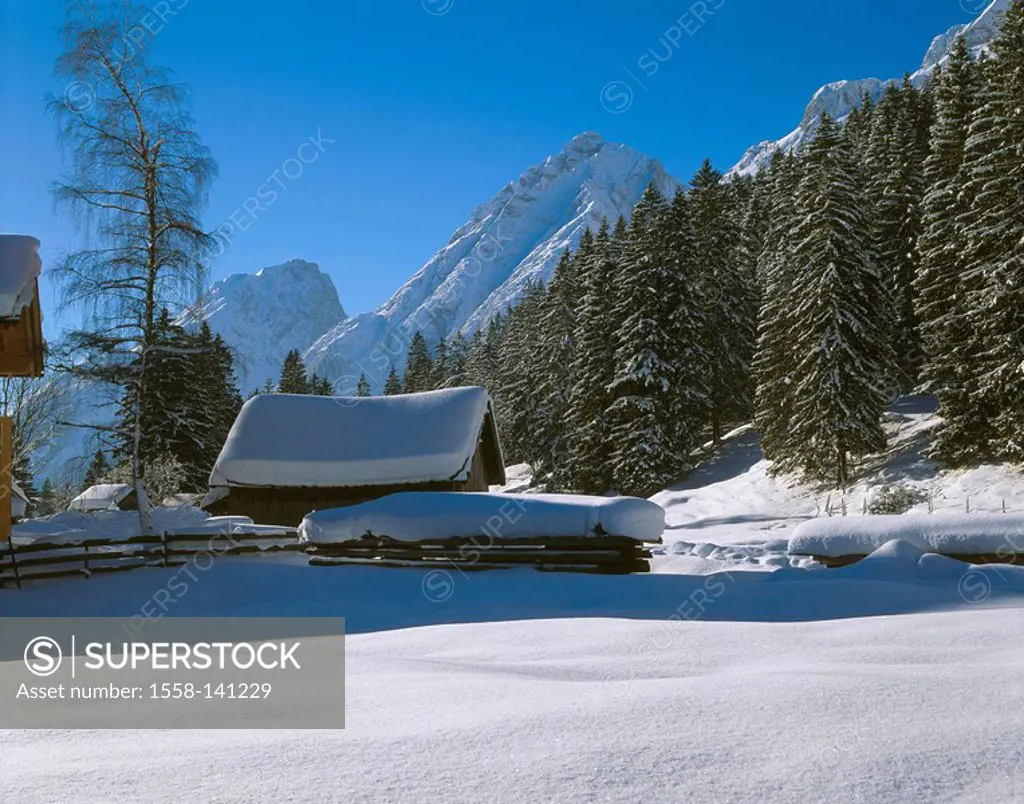 Austria, Tyrol, Leutasch, barns, Wetterstein-mountains, winter, North-Tyrol, tourist resort, wood-alm, Stadel, mountains, Wetterstein, mountains, snow...