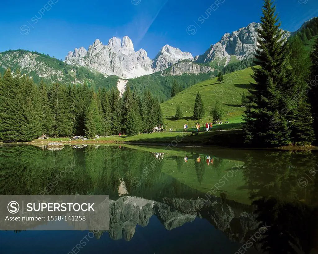Austria, Pongau, felt-moss, Almsee, Dachstein, Große Bischofsmütze, mountain scenery, mountains, lake,mountain lake, shore, hikers, people, destinatio...
