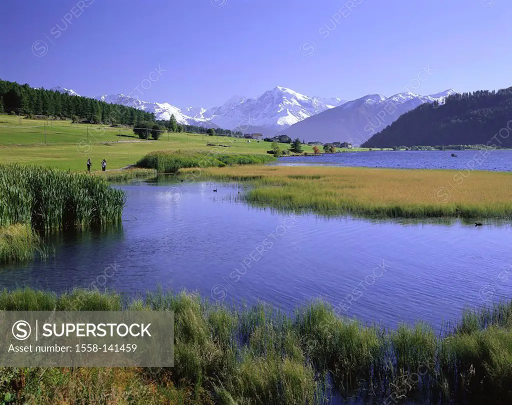 Italy, South-Tyrol, Vinschgau, St  Valentin Haide, Haidersee, Ortler, landscape, mountain scenery, mountain lake, lake,shore, people, hikers, tourists...