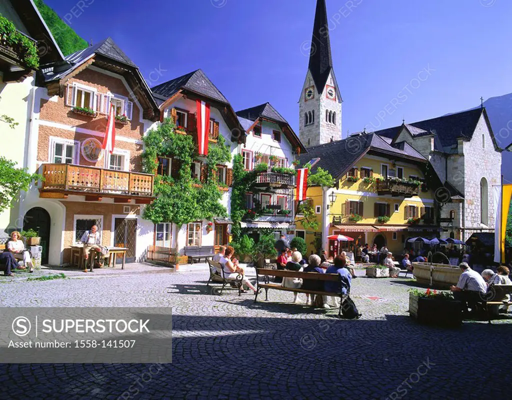 Austria, waiter-roaster-empire, Hallstatt, market place, park-benches, tourists, cafe, church, detail, Salzkammergut, residences, parish-church, place...