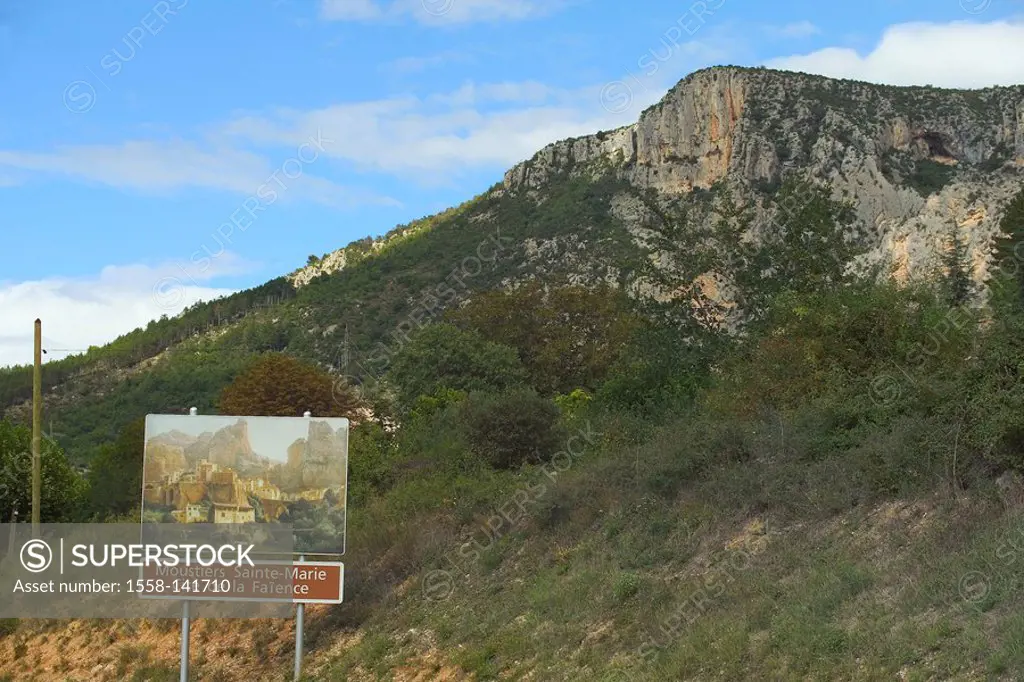 France, Provence, Moustiers Sainte-Marie, place-entrance, greeting-sign, mountain scenery, mountains, place, place-sign, sign, sign, information, hint...
