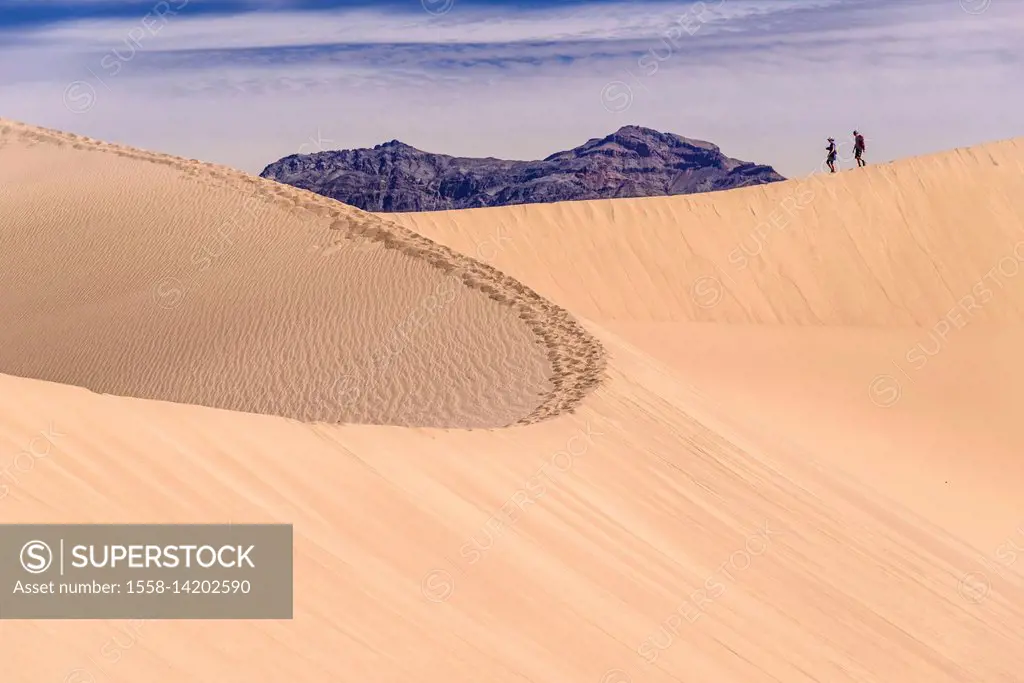 The USA, California, Death Valley National Park, Stovepipe Wells, Mesquite Flat Sand Dunes towards Grapevine Mountains