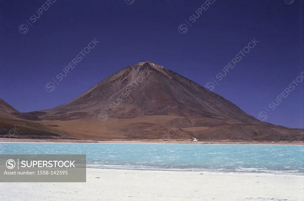 Chile, Bolivia, borderland, Salar de Uyuni, mountain, South America, lake,salt-lake,border, regional-border, nature, water, horizon, view, wideness, d...