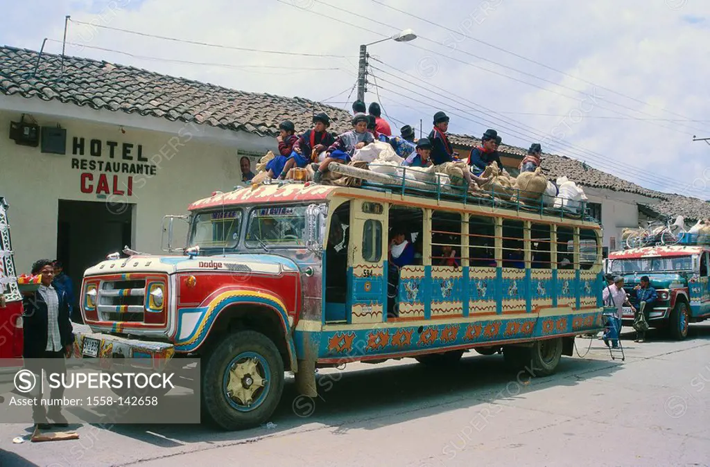 Colombia, Silvia, bus, overfills, South America, street-scene, street, traffic, bus, people, natives, Guambianas, many, transportation, transportation...