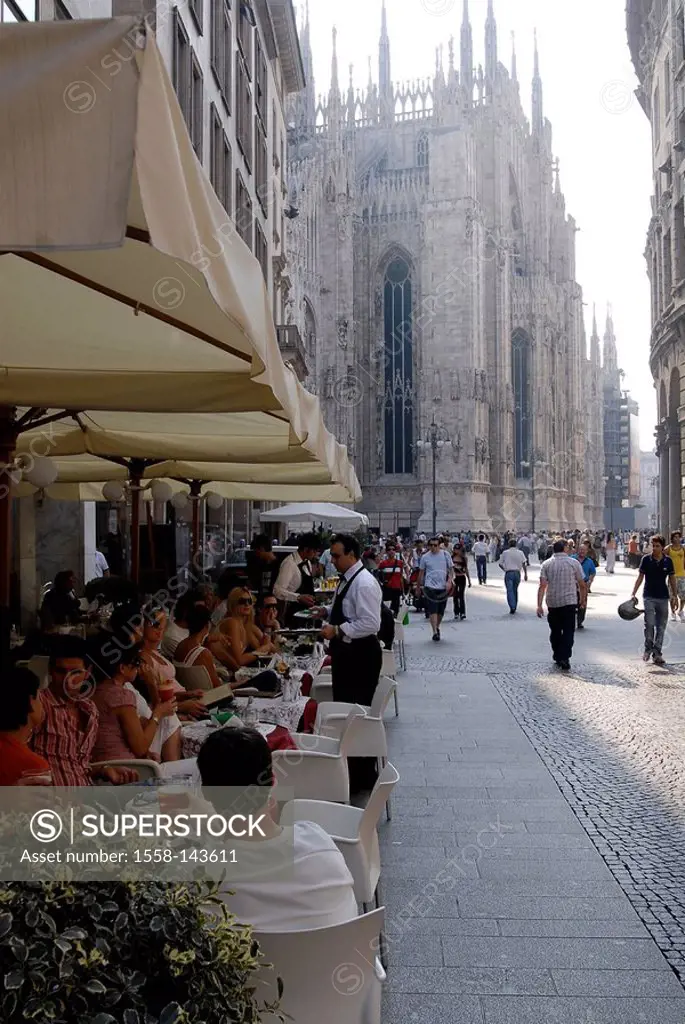 Italy, Milan, Corso Vittorio Emanuelle II, shopping streets, cathedral
