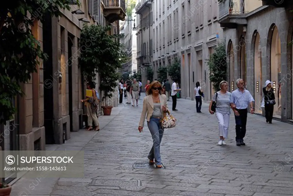 Italy, Milan, shopping streets, via della Spiga
