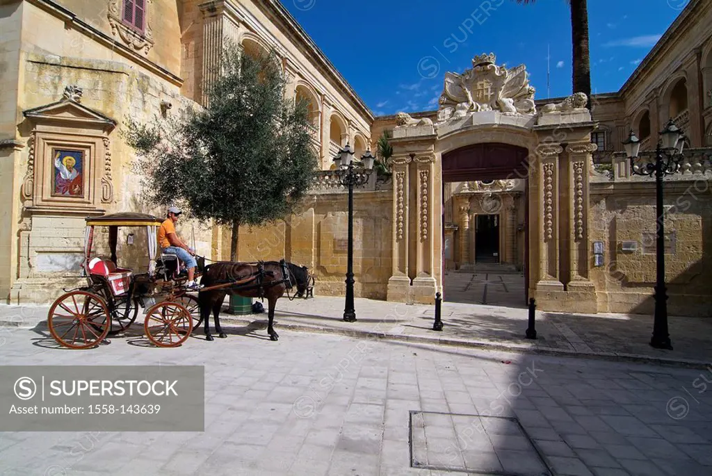 Malta, Mdina, Vilhena Palace, horse_carriage,