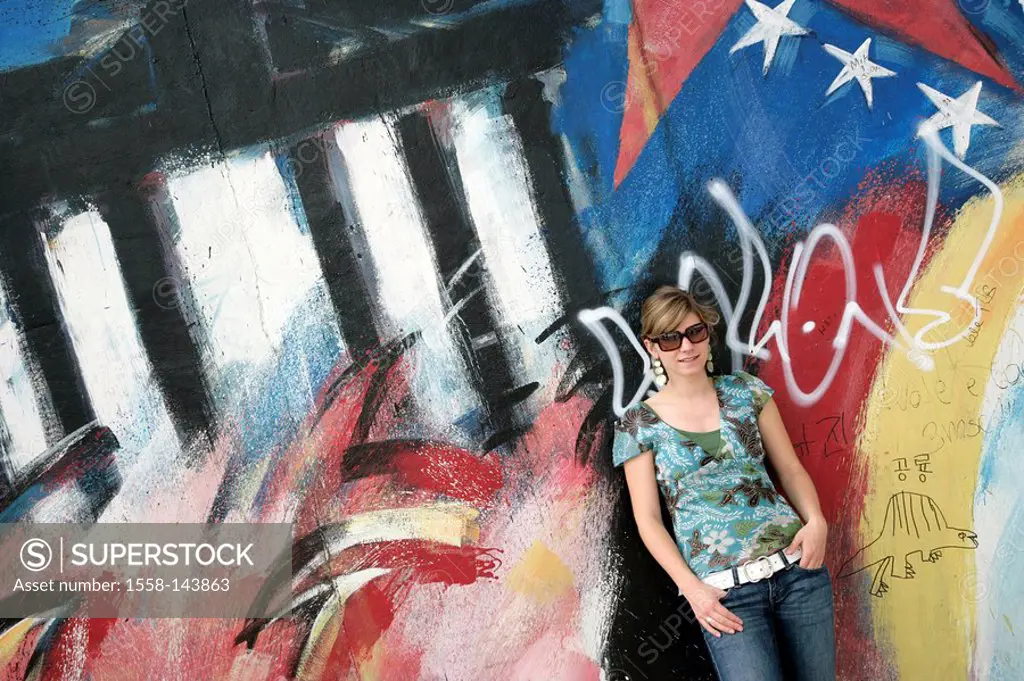 Germany, Berlin, woman, young, Eastside Gallery, Berlin wall