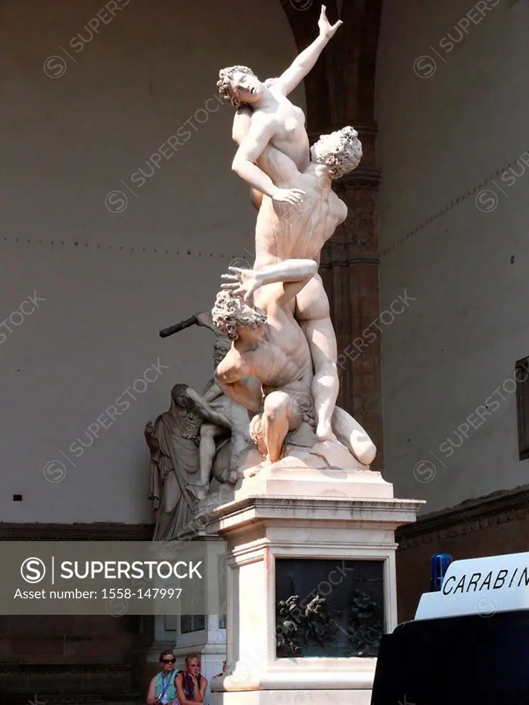 Italy, Tuscany, Florence, Old Town, piazza della Signoria, Loggia dei Lanzi, sculpture, robbery of the Sabine_furrows, visitors, construction, histori...