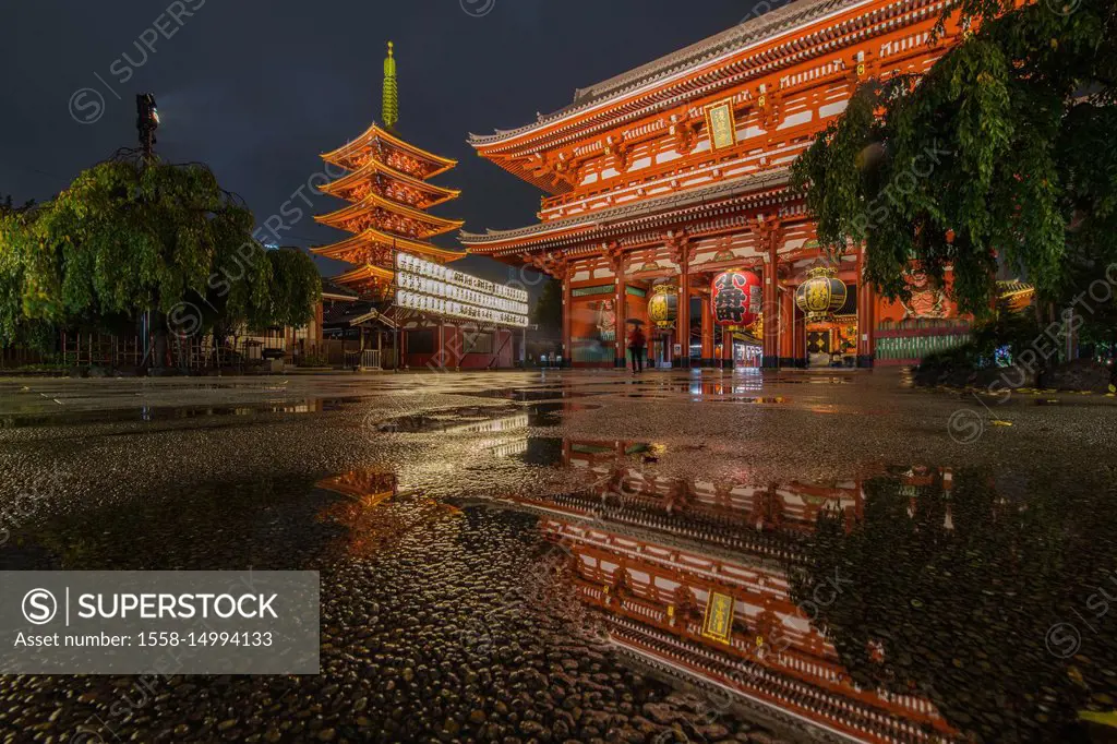 Asia, Japan, Nihon, Nippon, Tokyo, Taito, Asakusa, Sens-ji temple complex with pagoda