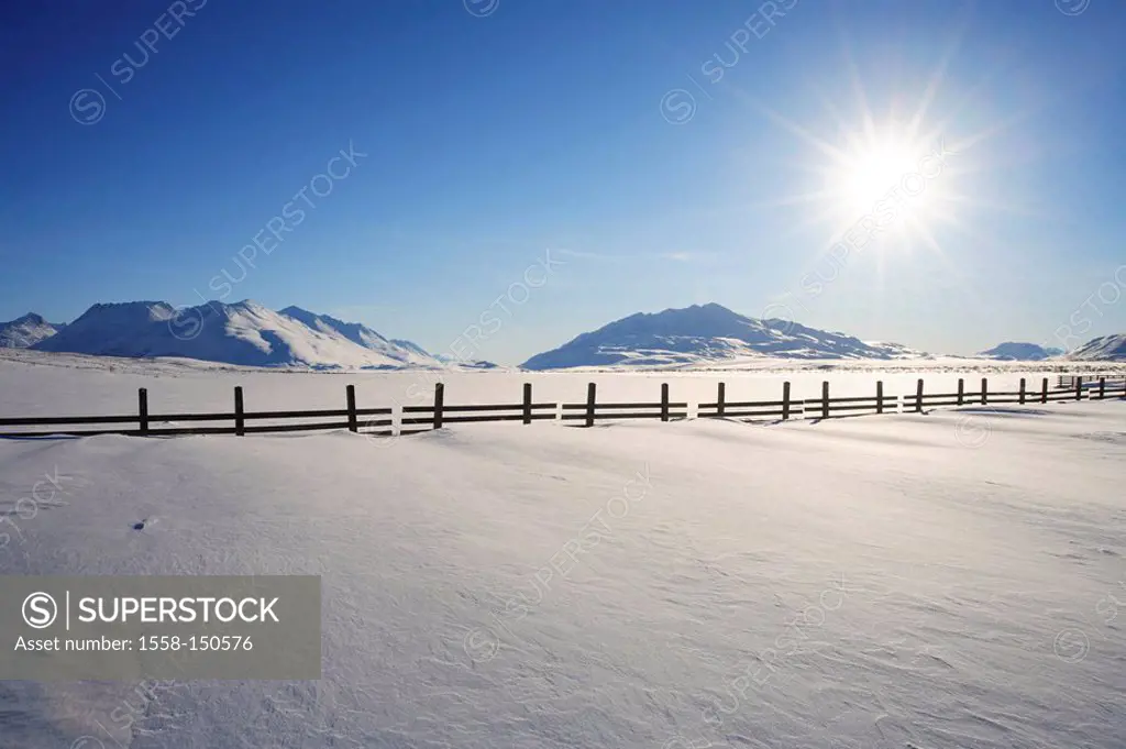 Canada, Alaska, Yukon Territory, Tatshenshini_Alsek Provincal park, winter, back light, North America, mountain scenery, landscape, mountains, fence, ...