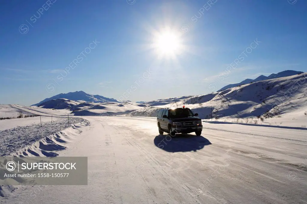 Canada, Alaska, Yukon Territory, mountain scenery, Haines Highway, vehicle, back light, winter, North America, mountain scenery, landscape, mountains,...