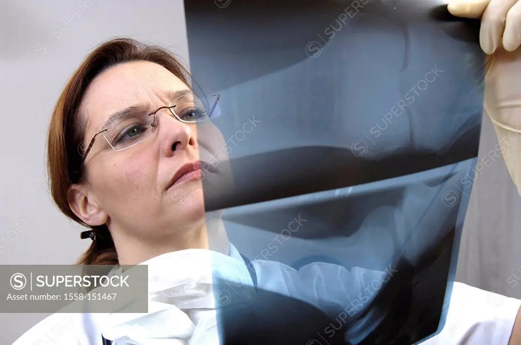 Doctor, glasses, x_ray, views, portrait, series, people, woman, looks at work doctor´s white coat, x_ray, concentration, occupation healthcare profess...