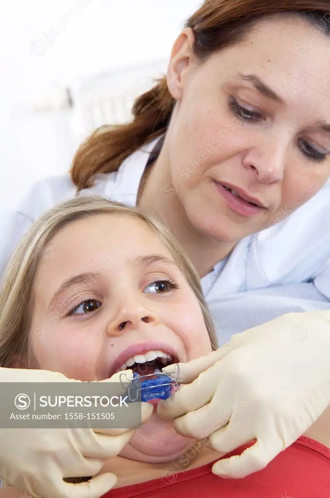 Dentist, girl, braces, adjusts, detail, series, people, doctor, woman, doctor, orthodontist, child, patient, treatment, braces, tooth_regulation, orth...