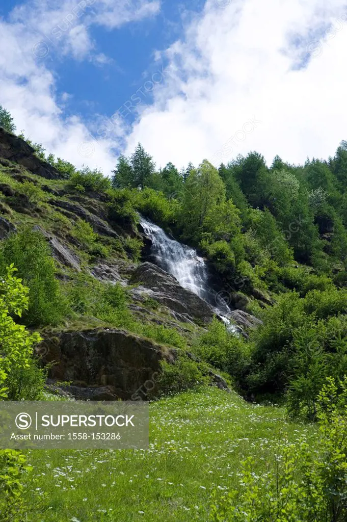 Switzerland, Tessin, Valle Maggia, Val Sambuco, waterfall