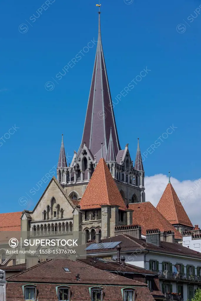 View of Notre Dame Cathedral and old town, Place de la Cathédrale, Lausanne, Canton of Vaud, Western Switzerland, Switzerland