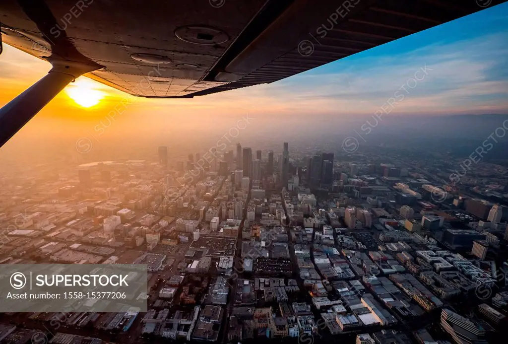 Downtown Los Angeles skyscrapers in haze, Smog, Los Angeles, Los Angeles County, California, USA