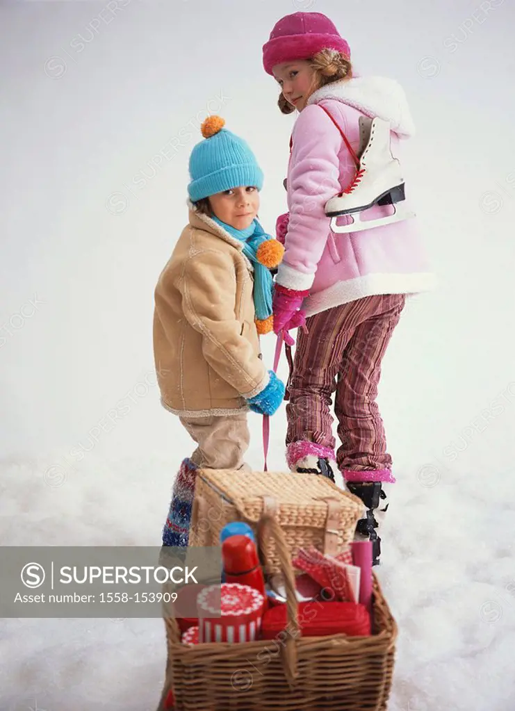 boy, girls, sleigh, picnic basket, pull, back view, looks around, winter,